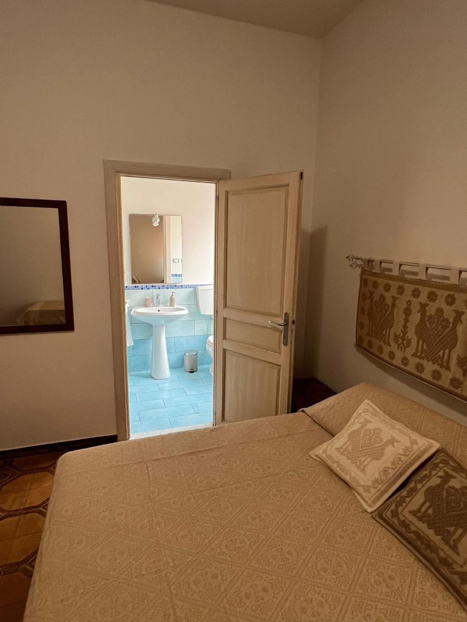 B&B Via Dei Mille Castelsardo Exterior photo