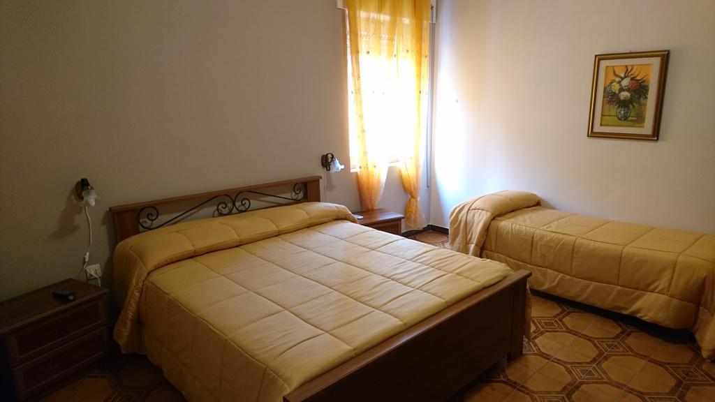 B&B Via Dei Mille Castelsardo Exterior photo